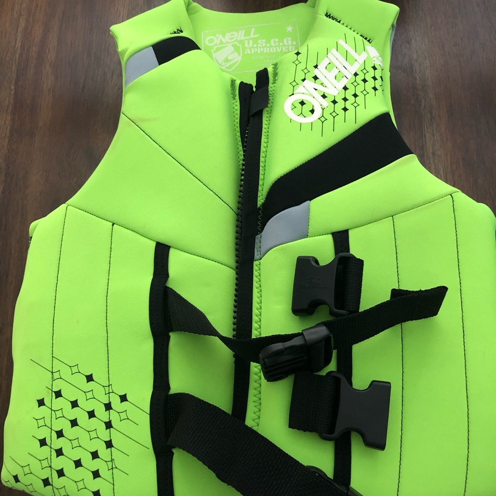 O’Neill Reactor Life Jacket for 75-125lb young adult